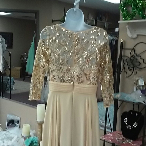 Prom - Picture 3 of 4